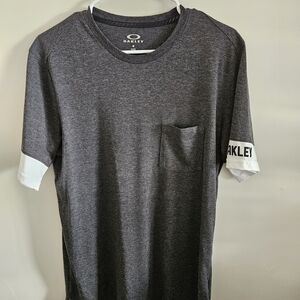 Oakley Men's Charcoal and White Short Sleeve Tee